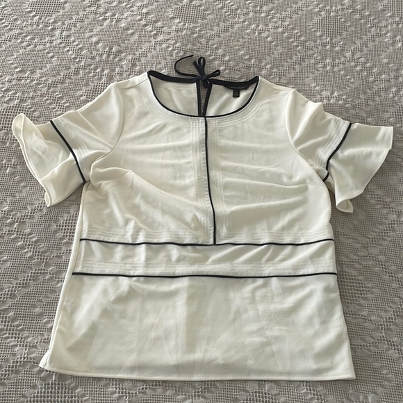 Banana Republic Cream Navy Blue Tie Back Blouse - Picture 3 of 6